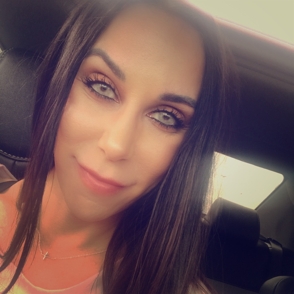 Meet your Posher, Laurie